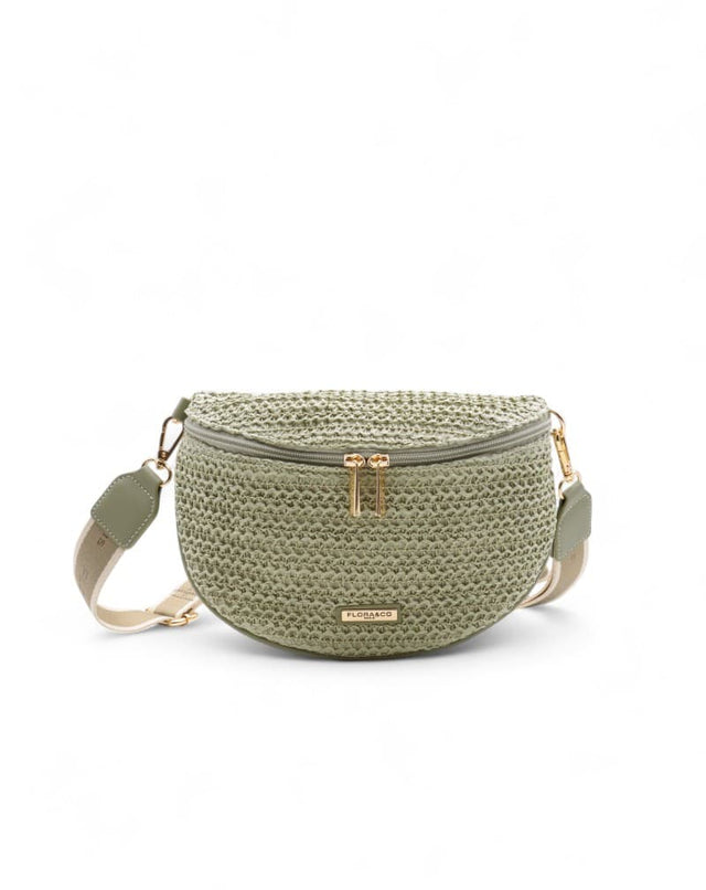 Sac banane en paille Flora & Co 1073 couleur menthe – porté croisé
