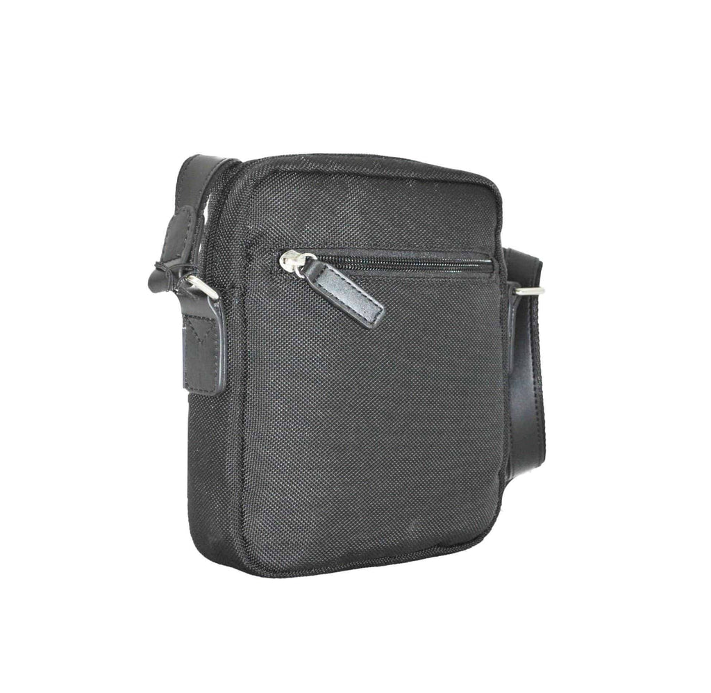 Petite sacoche à bandoulière pour homme. Petite sacoche à bandoulière pour homme