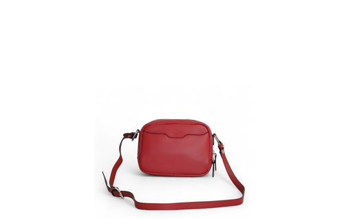 petit sac bandoulière en cuir rouge avec poche avant Katana 89831 - vue de face avec bandoulière