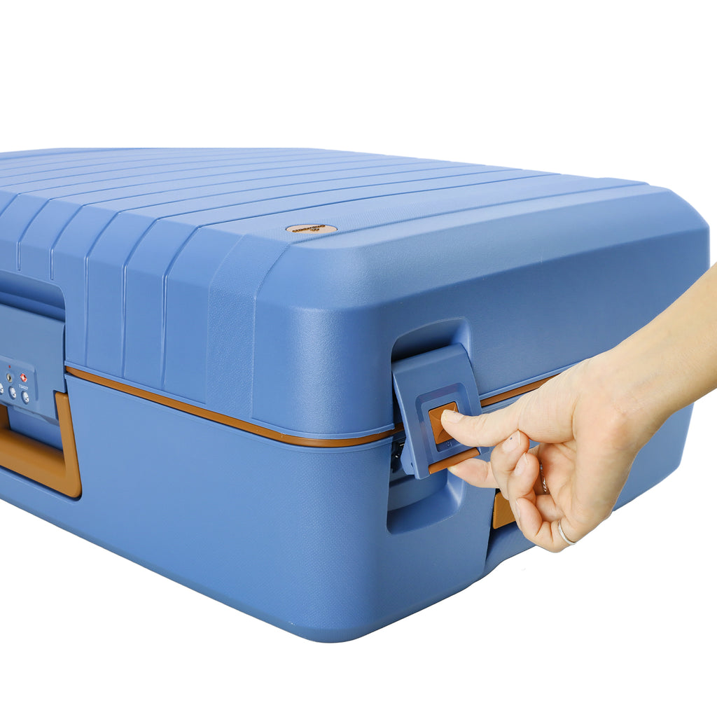 Valise de voyage en plastique bleu avec verrouillage sécurisé.