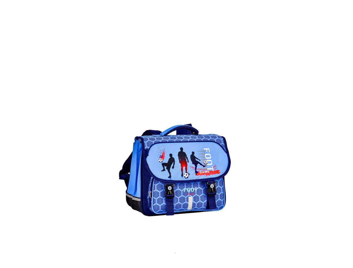 Cartable bleu motif football pour garçon en maternelle.