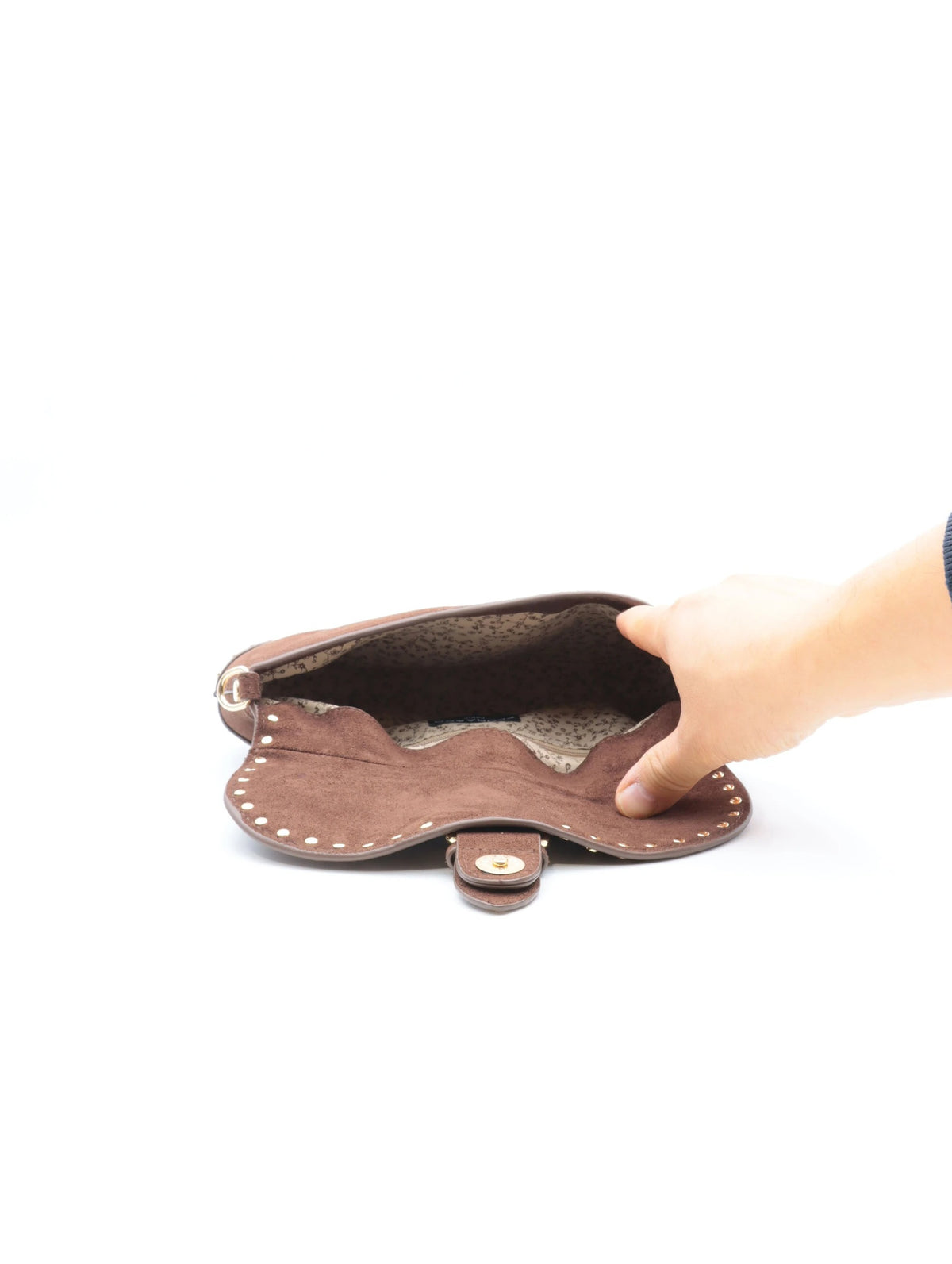 Fichier: pochette-en-cuir-brun-open.jpg.